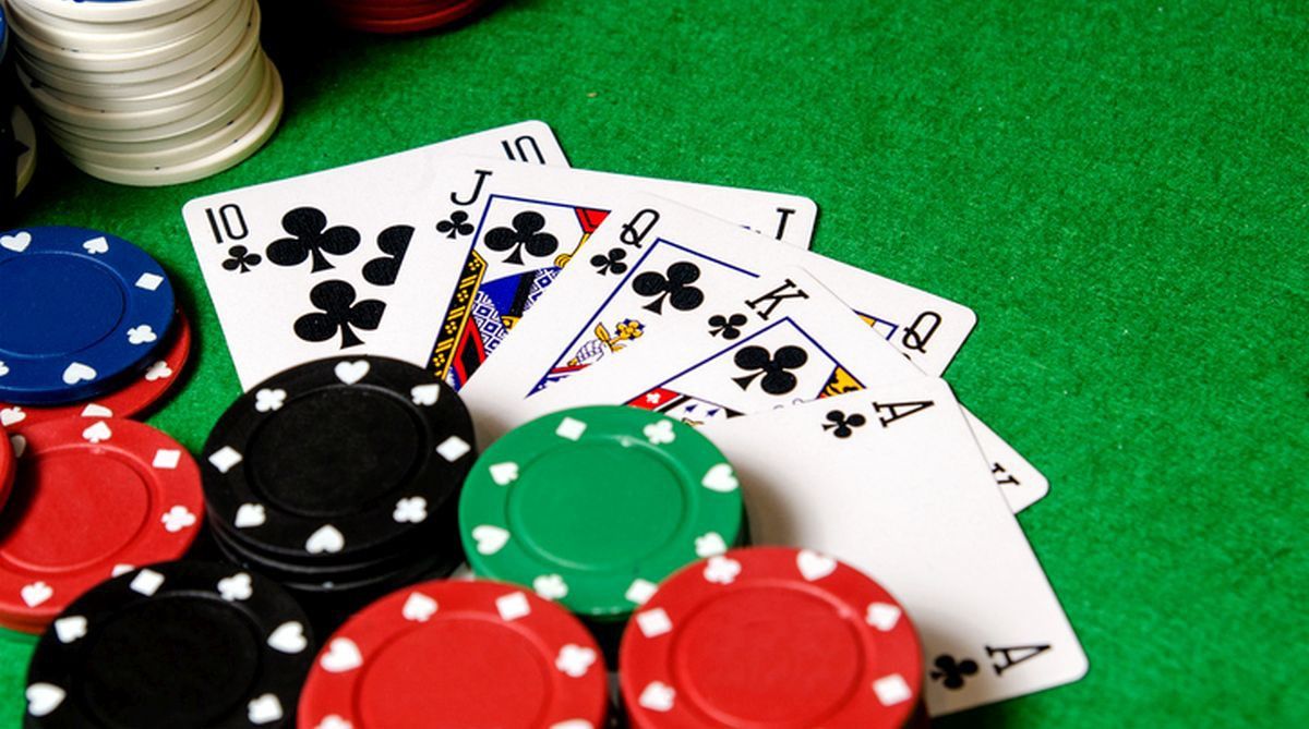 Slots UP کیسینو میں پوکر گیمز